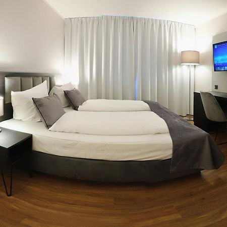 Hotel B99 Offenbach am Main Bagian luar foto
