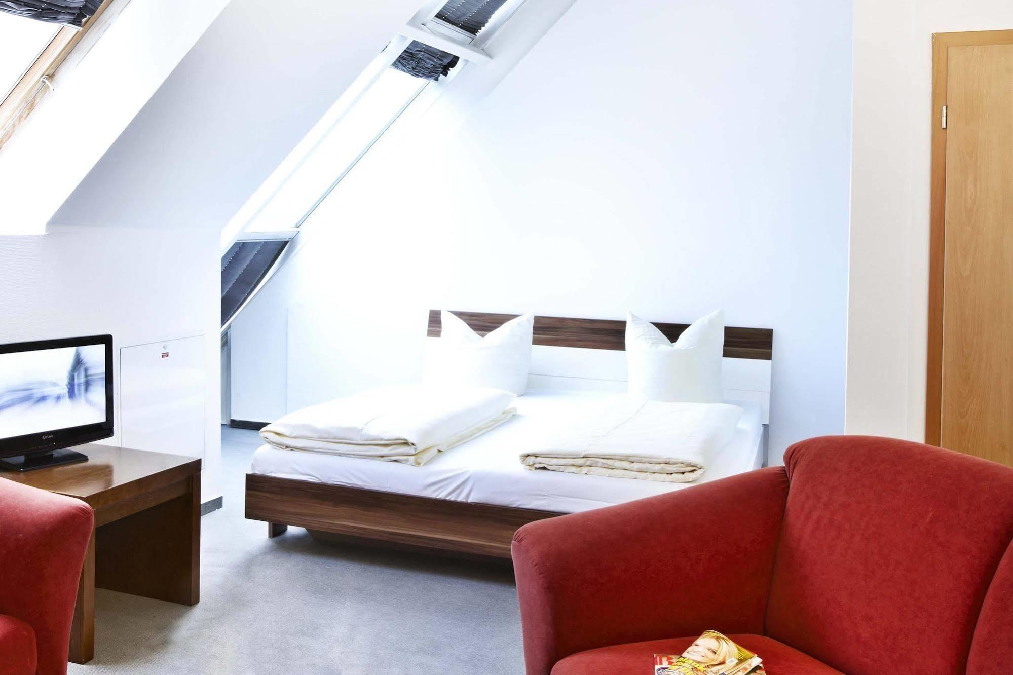 Hotel B99 Offenbach am Main Bagian luar foto