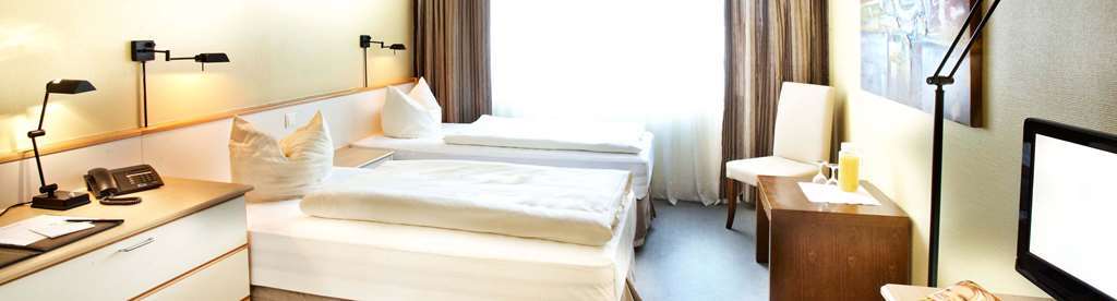 Hotel B99 Offenbach am Main Ruang foto